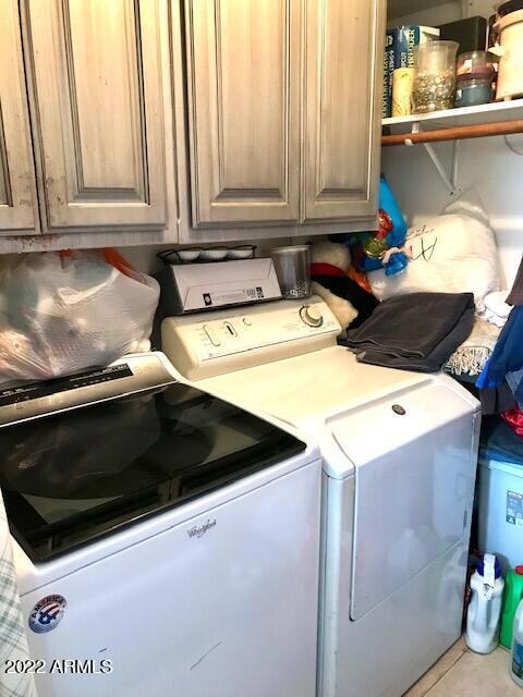 WASHER DRYER LAUNDRY INSIDE ROOM
