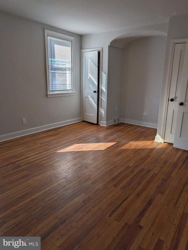 889 Carver St, Philadelphia, PA 19124 - photo 5