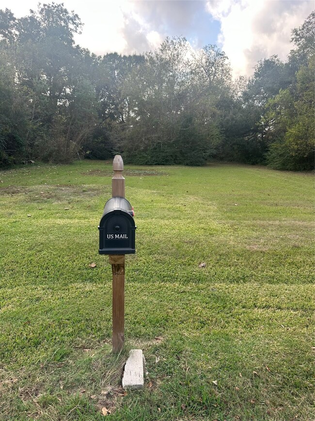 000 N Garden Dr, Beauxart Gardens, TX 77705 - photo 4