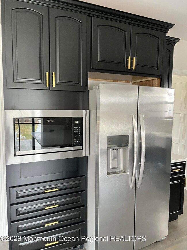 659 Mcclellan St, Long Branch, NJ 07740 - photo 3