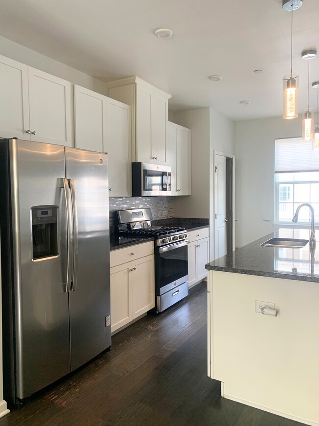 67 Nicholas Dr E, Des Plaines, IL 60016 - photo 4