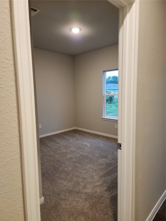 2909 4th St, Bay City, TX 77414 - photo 6