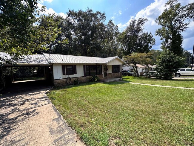 572 Willa St, Ozark, AL 36360 | Homes.com