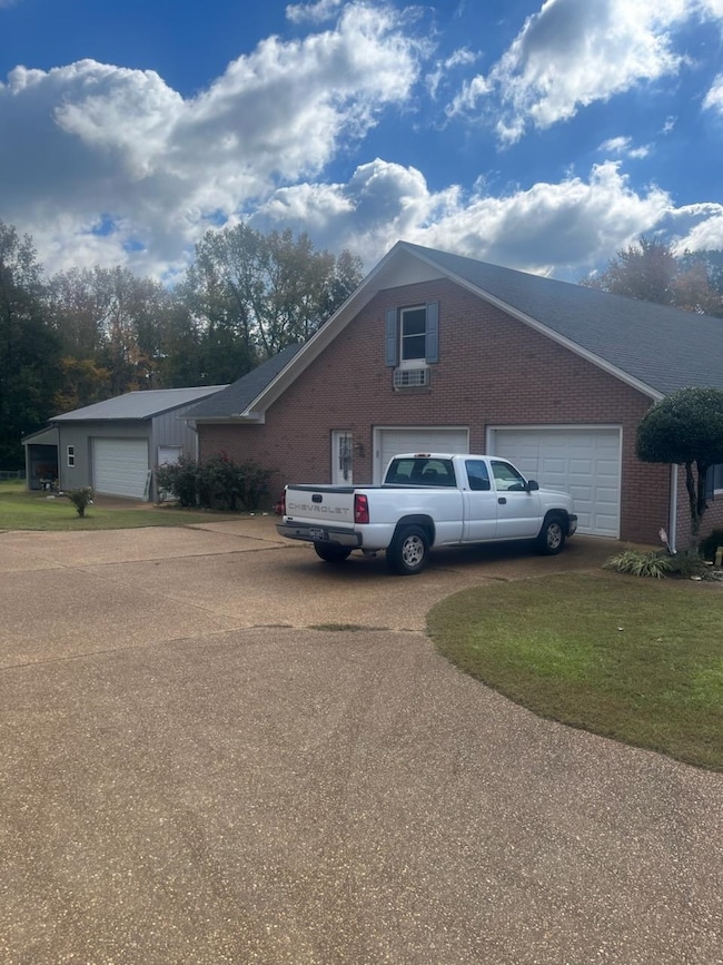 485 Robin Hood Loop, Savannah, TN 38372 - photo 4