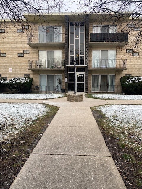 Bernice Terraces unit 5, Lansing, IL 60438 - photo 2