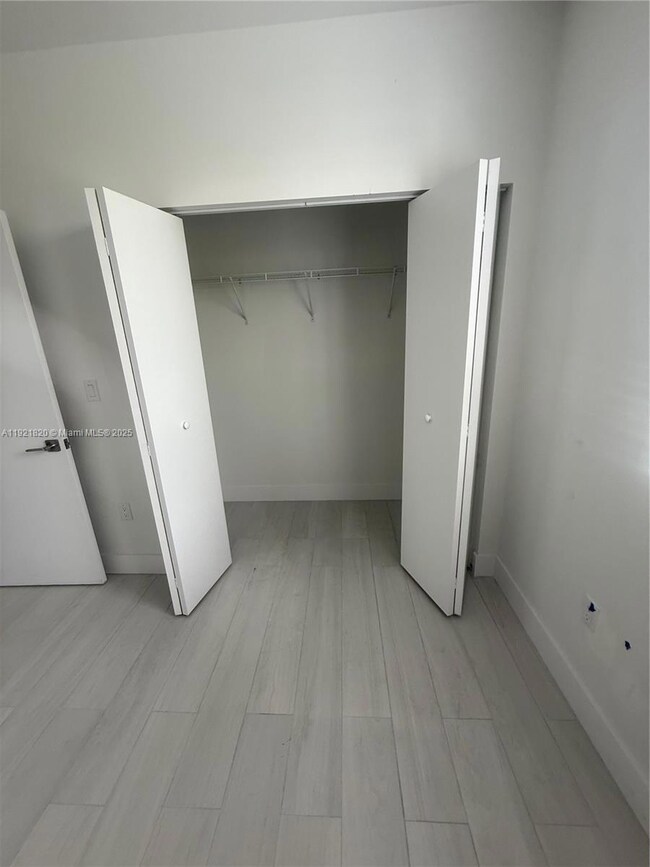 909 E 24th St unit 403, Hialeah, FL 33013 - photo 6