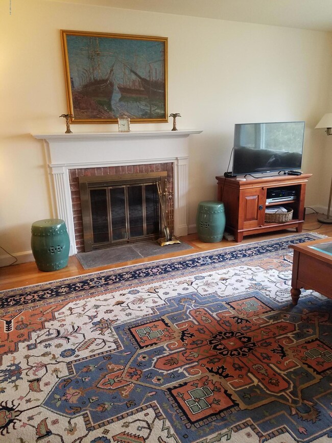 33 Long Meadow Rd, Riverside, CT 06878 - photo 3