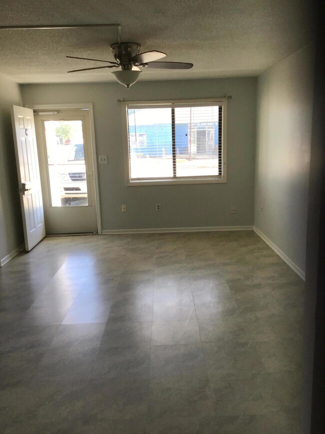 9634 Wash Davis Rd unit 330-C, Summerton, SC 29148 - photo 2