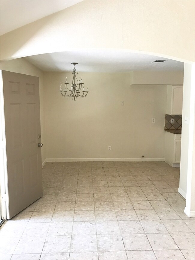 13915 Chuckwood Rd, Houston, TX 77038 - photo 7