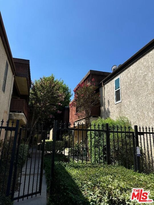 13112 Moorpark St unit 1, Sherman Oaks, CA 91423 - photo 4