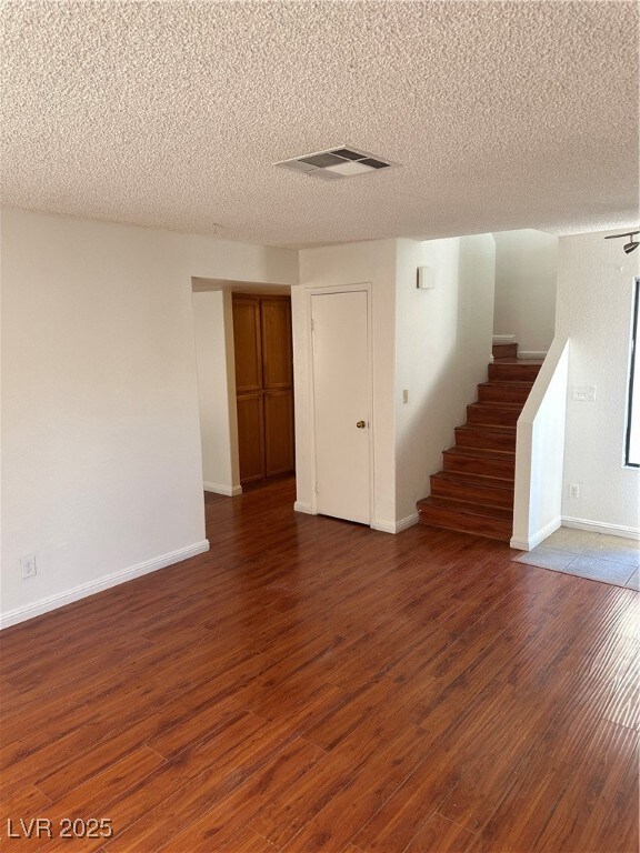 9521 Sunken Reef Cir, Las Vegas, NV 89117 - photo 3