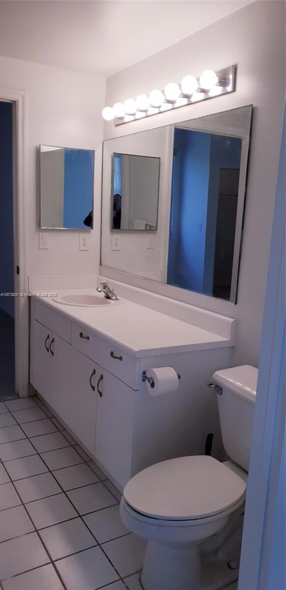 Jack and Jill upstairs bathroom