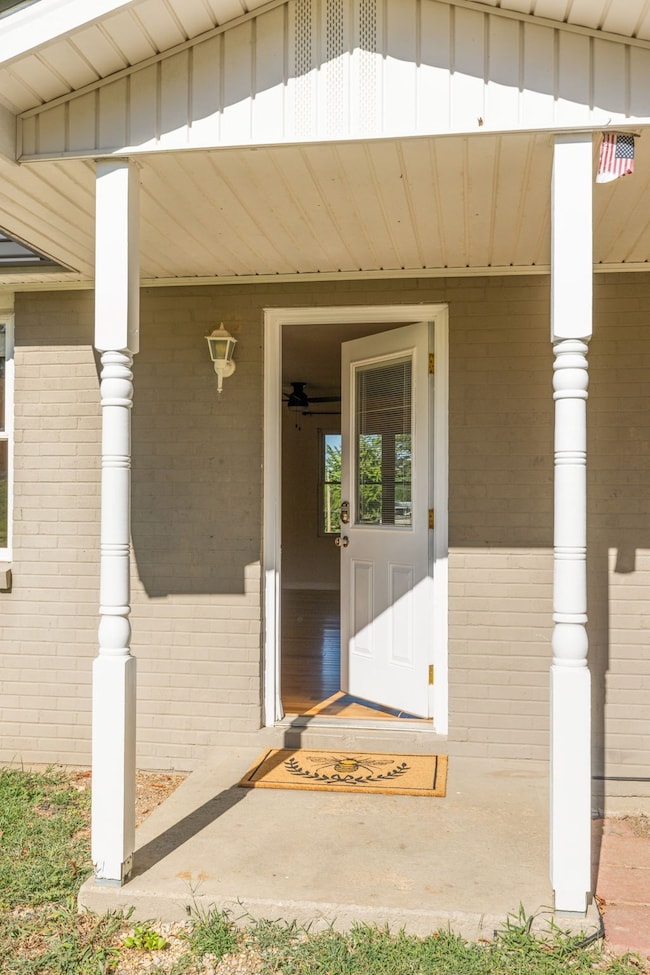 306 Carol Dr, Columbia, TN 38401 - photo 5