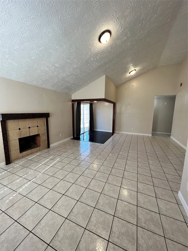 Take a look at those high ceilings!