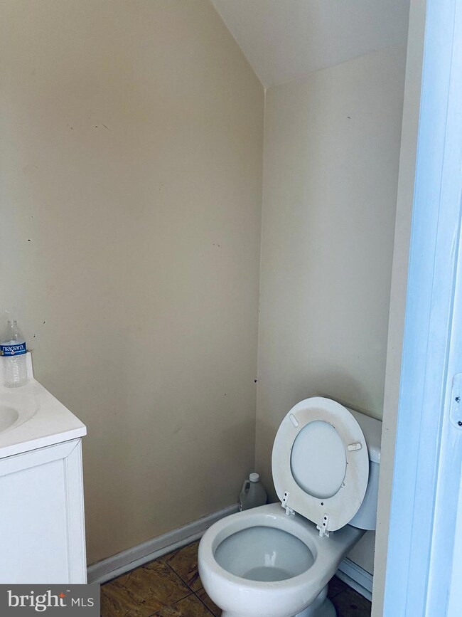 2106 E Fayette St, Baltimore, MD 21231 - photo 2