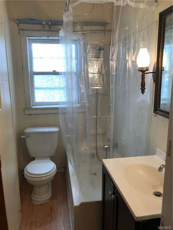 1407 Walnut Ave, Niagara Falls, NY 14301 - photo 3