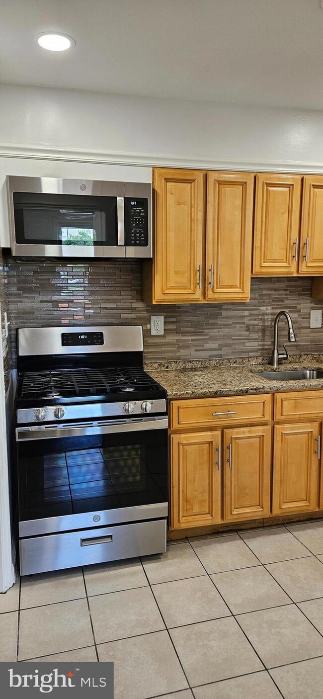 717 Sheridan St, Hyattsville, MD 20783 - photo 6