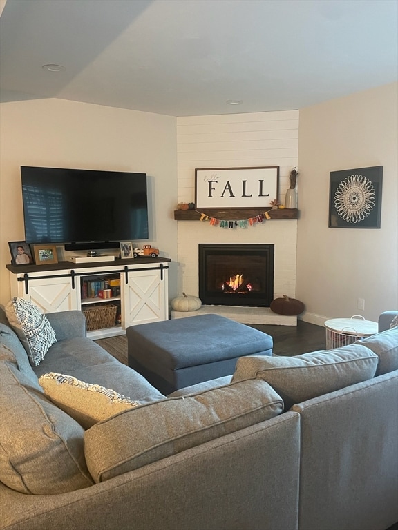 511 Burncoat St, Worcester, MA 01606 - photo 3