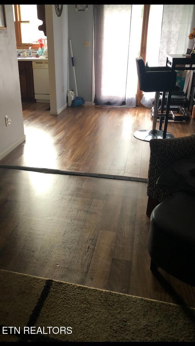 140 Wellington Dr, Middlesboro, KY 40965 - photo 5