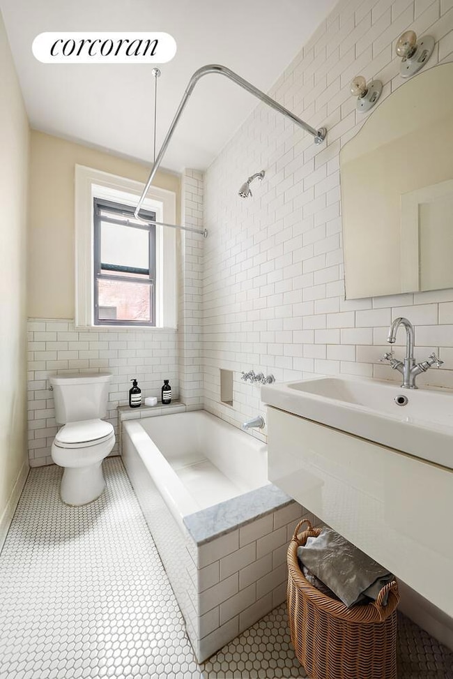 147 Prospect Park SW unit 11, Brooklyn, NY 11218 - photo 6