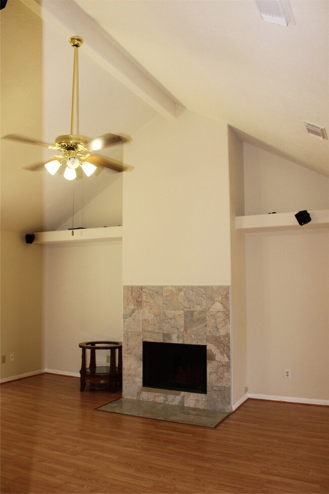 6414 Wexford Park Dr, Houston, TX 77088 - photo 6