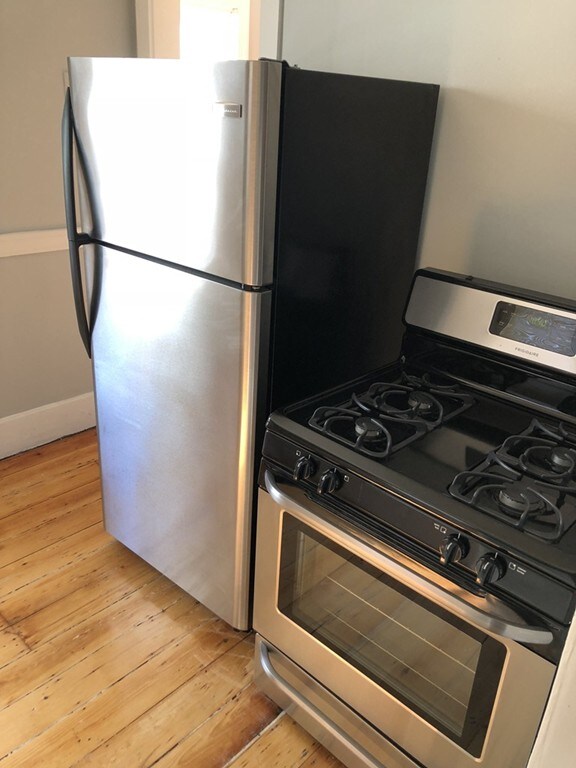 48 Crescent St unit 3, Wakefield, MA 01880 - photo 2