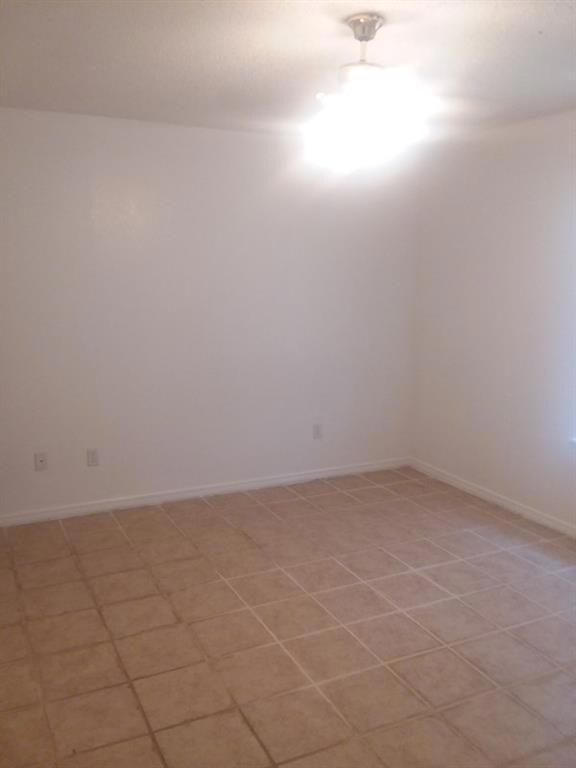 2202 Kimberly Ln, Edinburg, TX 78541 - photo 4