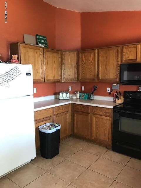 17TH AVE KITCHEN 2