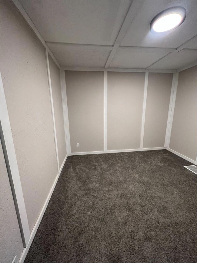 1525 E Elm St, Griffith, IN 46319 - photo 6