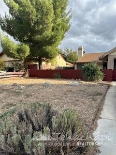 1213 Alder Ave, Tehachapi, CA 93561 - photo 2