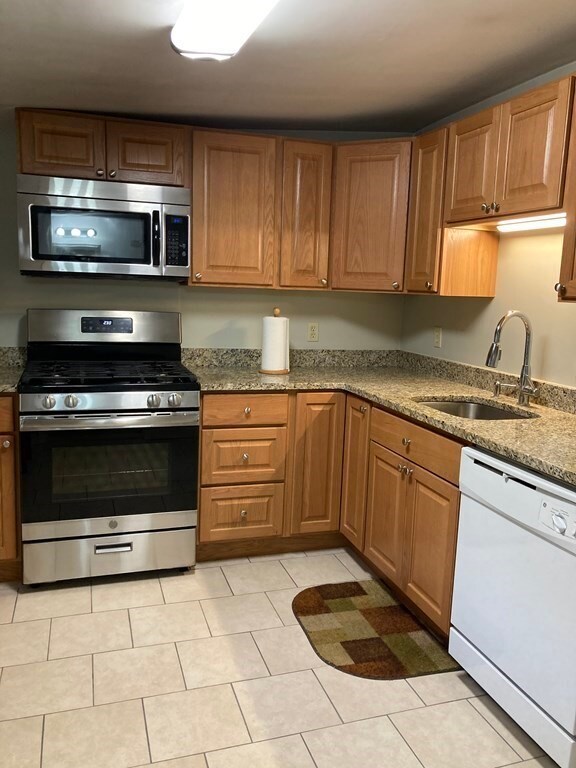 1 Aline St unit 10, Dracut, MA 01826 - photo 4