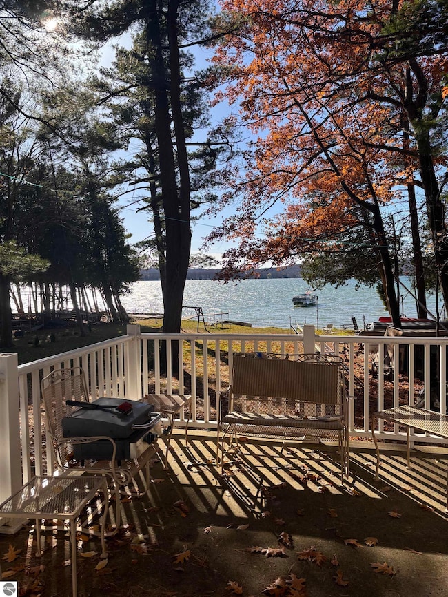 8661 Deadstream Rd, Honor, MI 49640 - photo 4