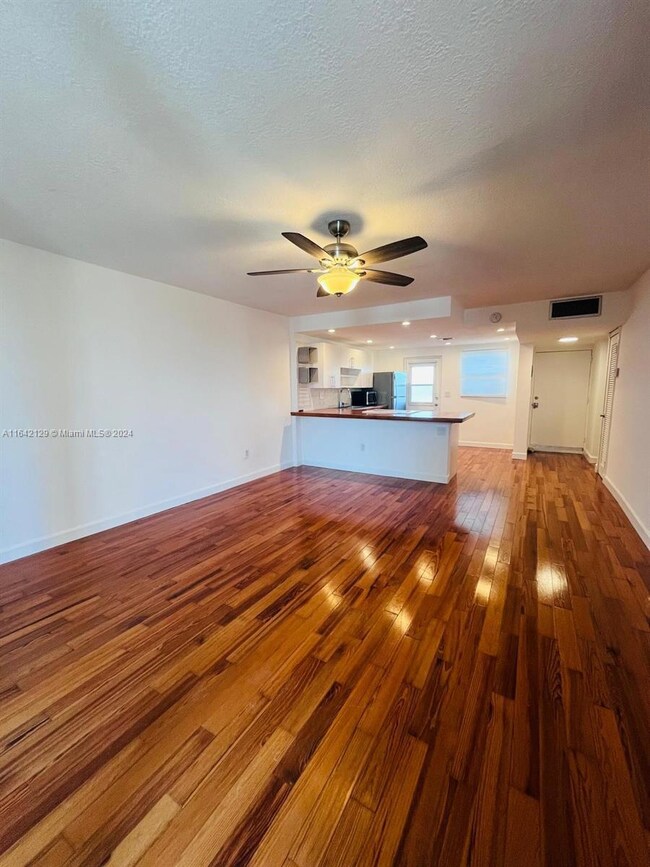 Byron Gardens Condominium unit 304, Miami Beach, FL 33141 - photo 6