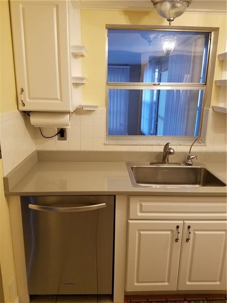 5451 Palm Crest Ct N, Pinellas Park, FL 33782 - photo 6