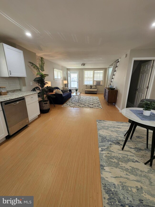 300 Mulberry St, Darby, PA 19023 - photo 3