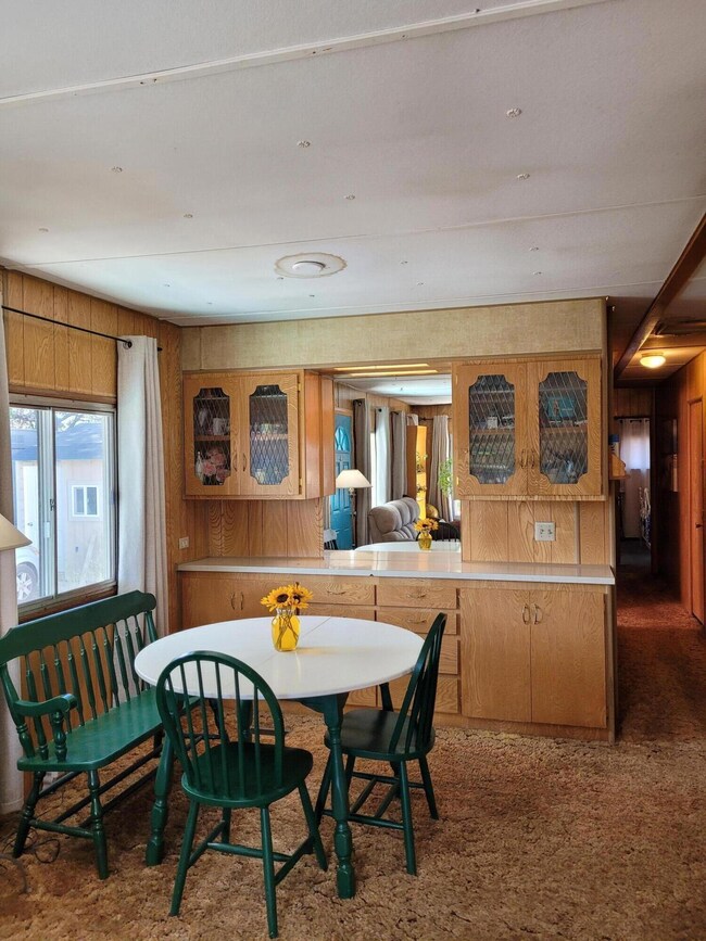 63930 N Highway 97 unit 17, Bend, OR 97701 - photo 5