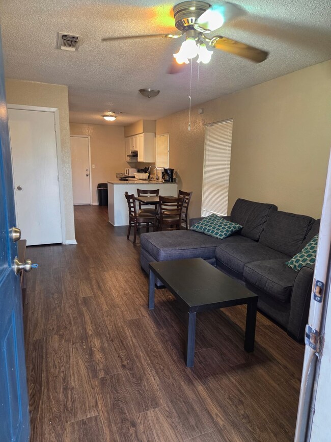 740,742,744 Sycamore St unit 74, Paris, TX 75460 - photo 4