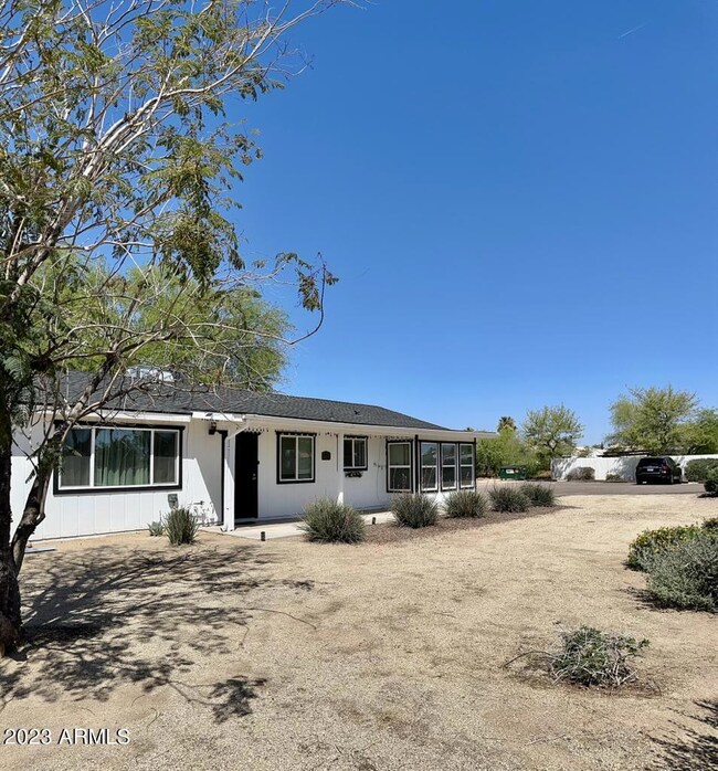 100 S Cooper Rd, Chandler, AZ 85225 - photo 2