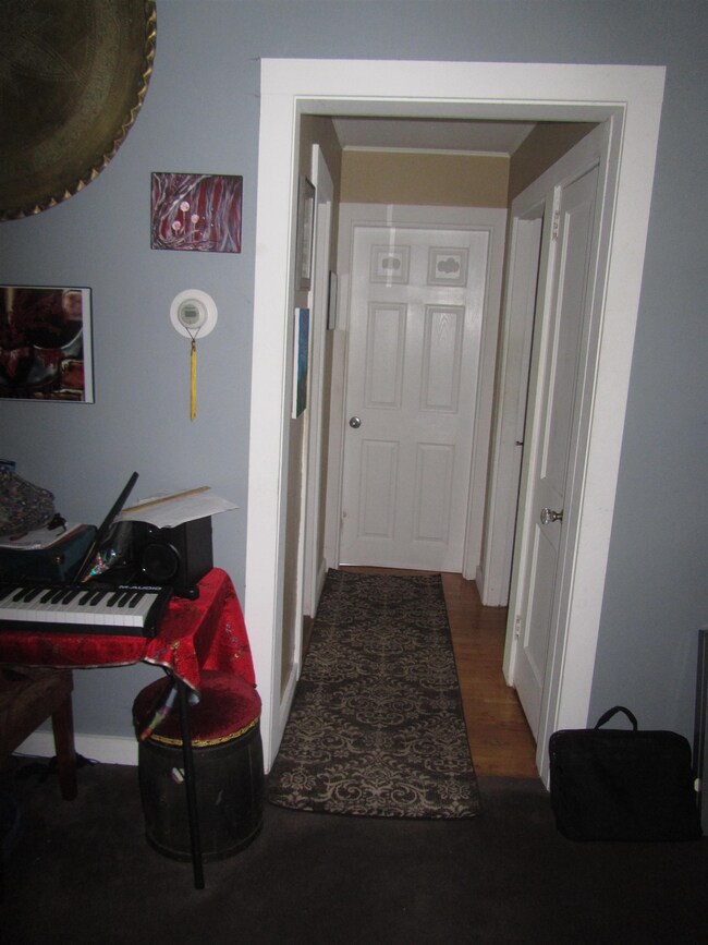 16 Troy St, Nashua, NH 03064 - photo 6