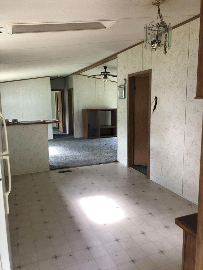 7 Corson - Kitchen_Entry