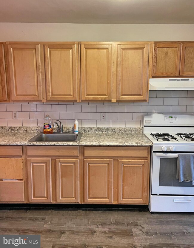 489 Fairfield Rd, East Windsor, NJ 08520 - photo 7