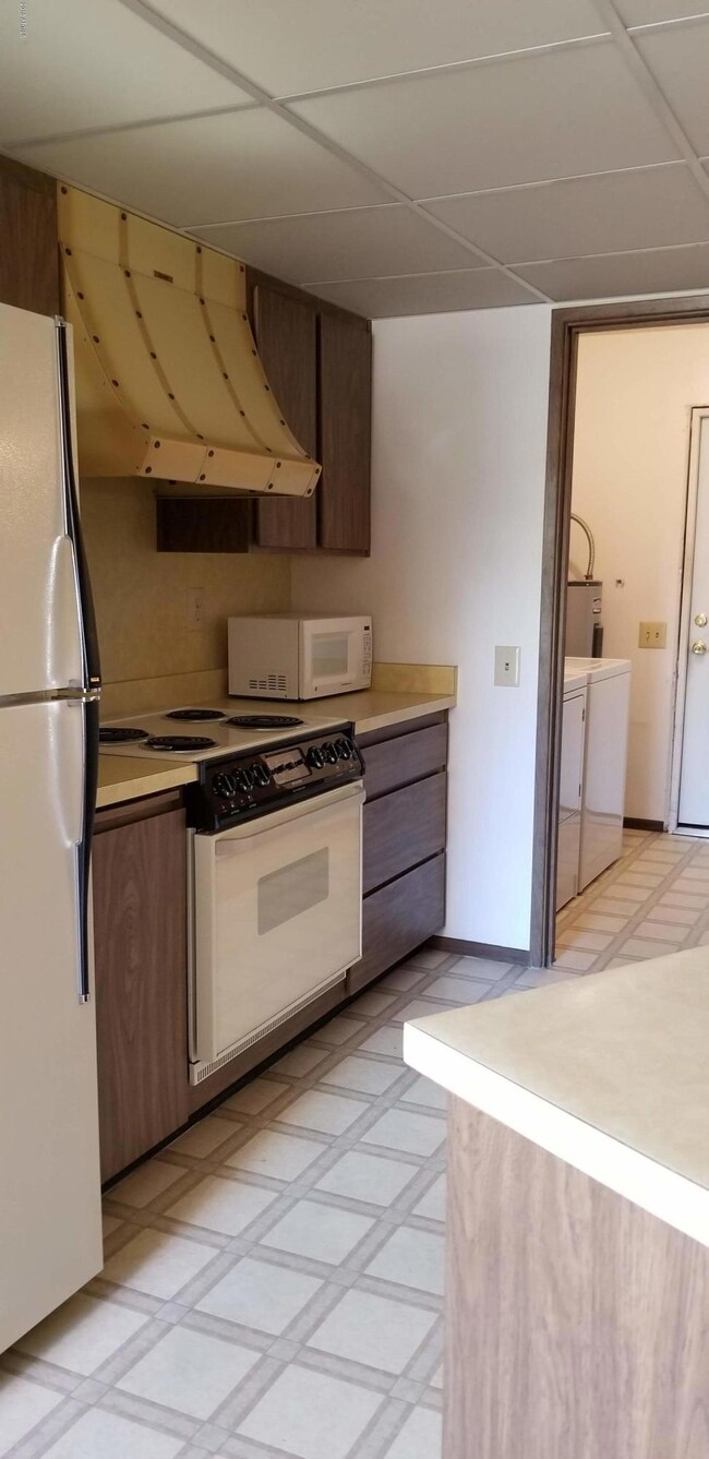 17403 N 105th Ave, Sun City, AZ 85373 - photo 6