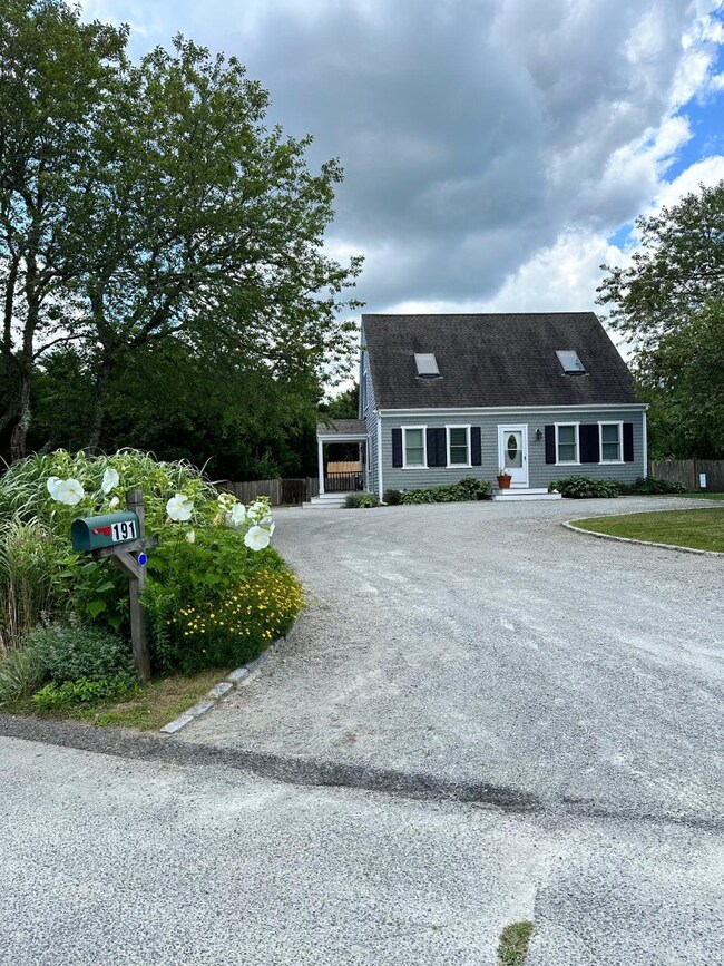 191 Spring Hill Rd, Vineyard Haven, MA 02568 - photo 2