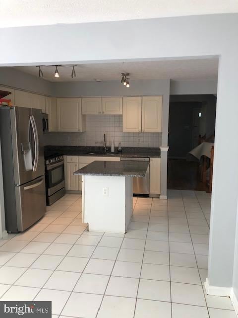 9845 Bale Ct, Owings Mills, MD 21117 - photo 7