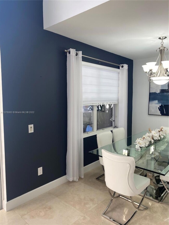 DINNING ROOM
