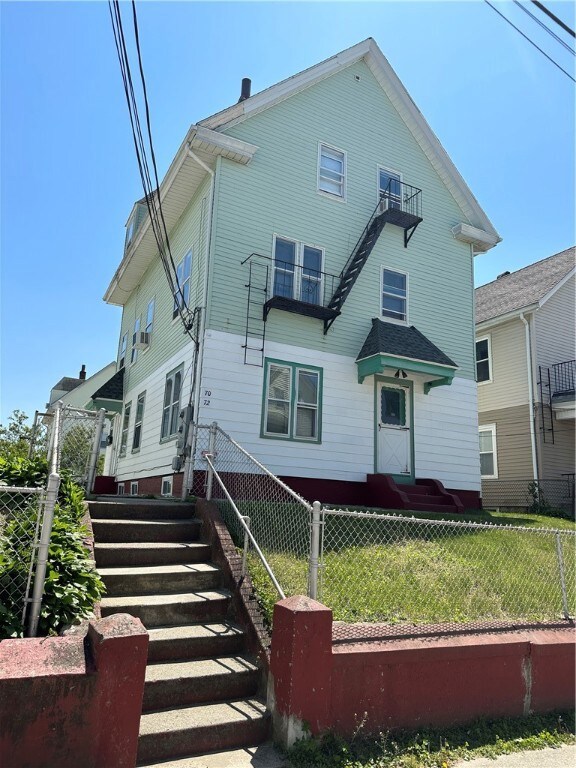 72 Baldwin St, Pawtucket, RI 02860 - photo 2