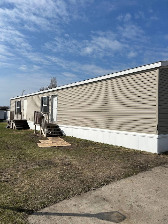 911 18th Ave N, Wahpeton, ND 58075 - photo 5