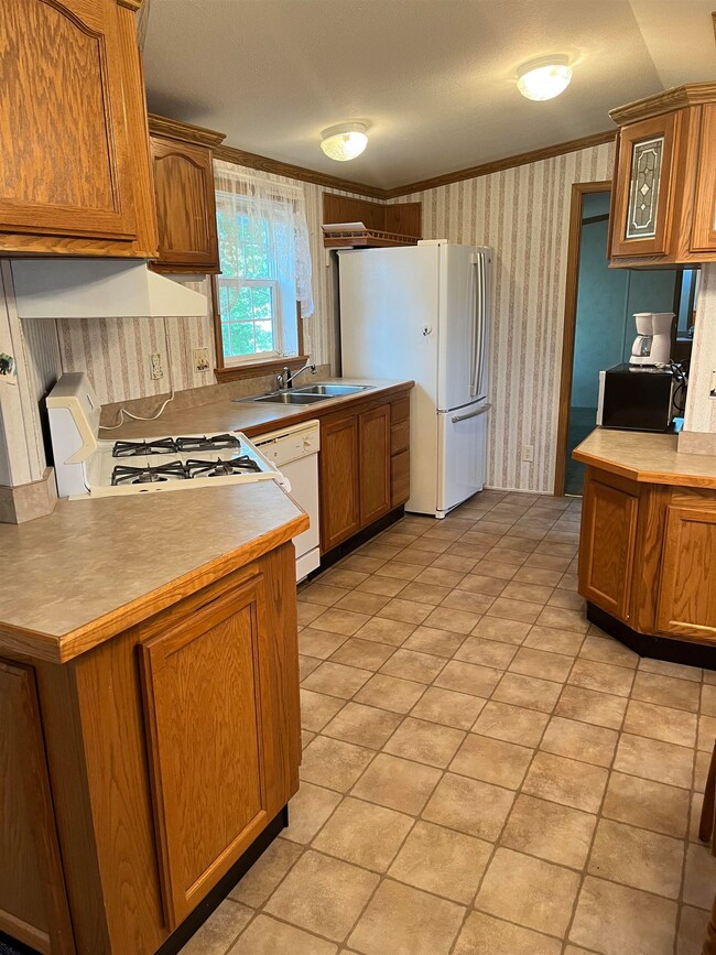 12 Glen Way, Newport, NH 03773 - photo 6