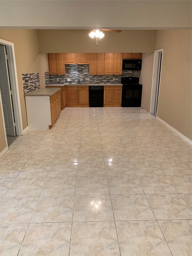7210 Wileyvale Rd unit B, Houston, TX 77016 - photo 3