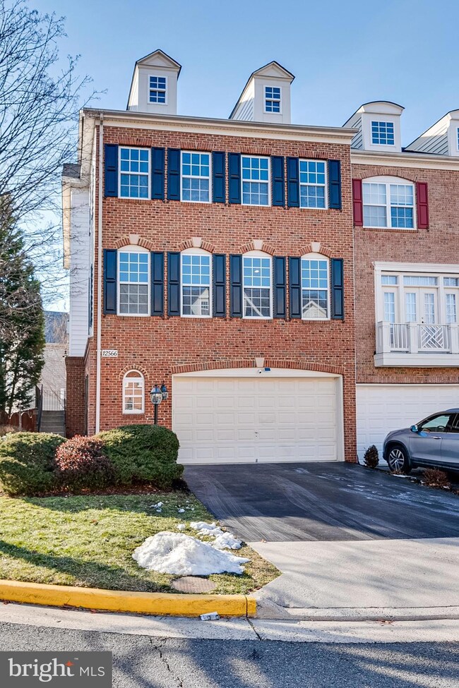 12566 Royal Wolf Place, Fairfax, VA 22030 - photo 4